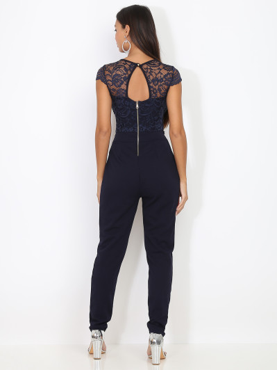 Combinaison bleu marine en dentelle et crochet