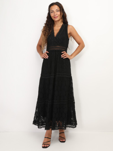 Robe longue cache coeur en dentelle