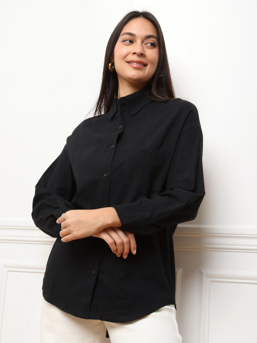 Chemise effet lin noire – élégance minimaliste et confort naturel Chemise effet lin noire – élégance minimaliste et confort naturel