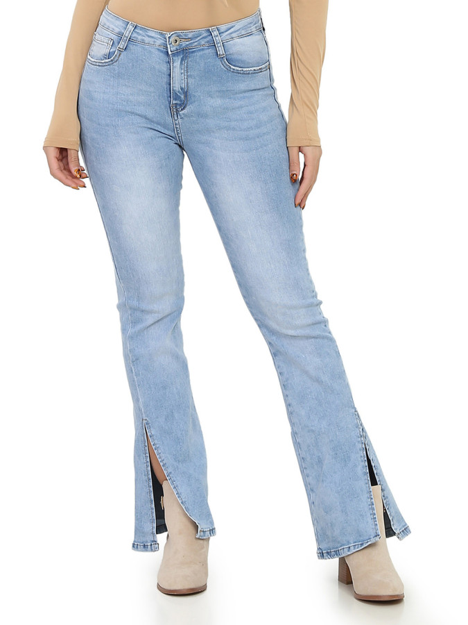 Jeans bleu clair évasé avec fentes