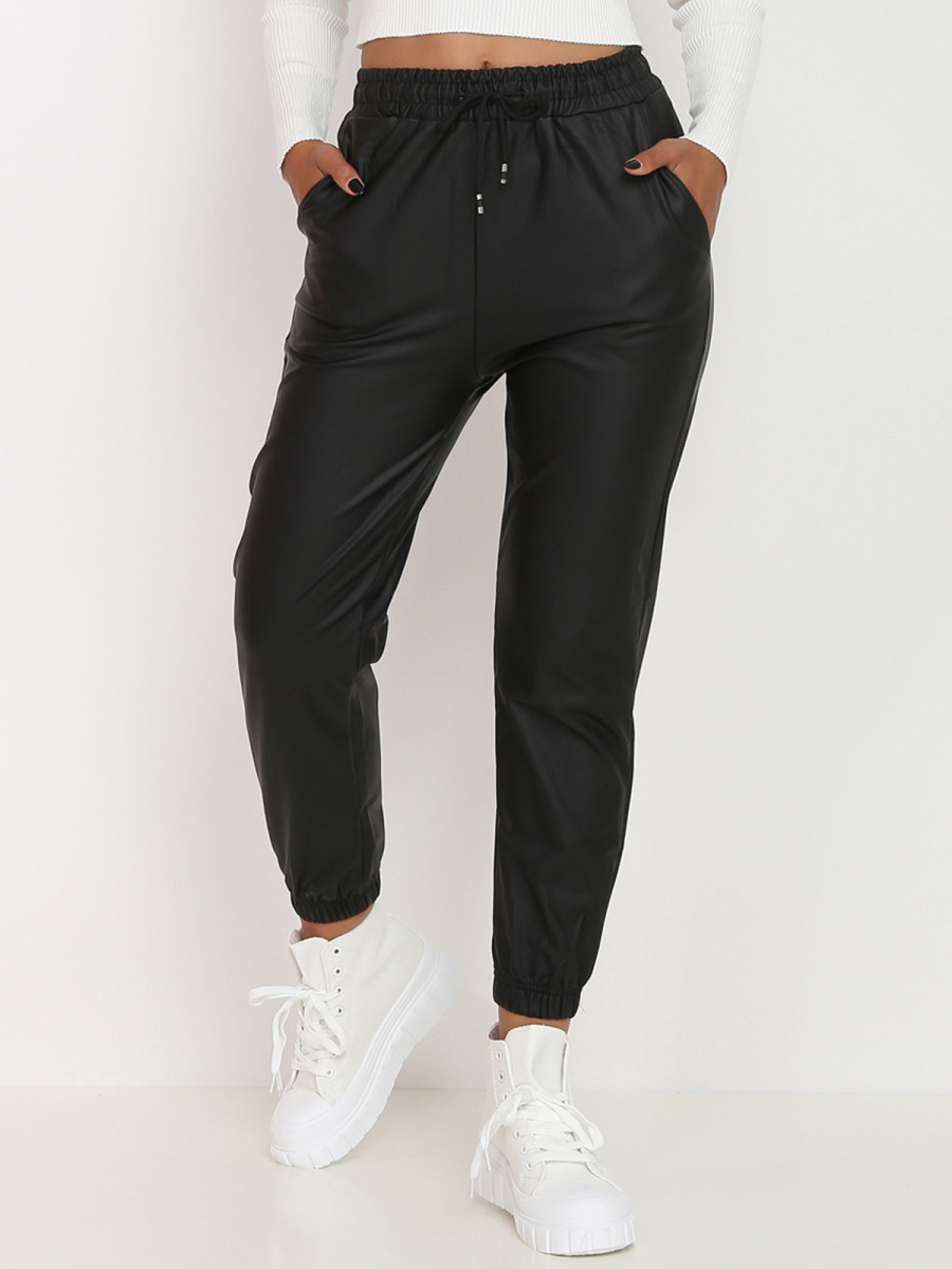Pantalon noir style jogger en simili mat Pantalon noir style jogger en simili mat