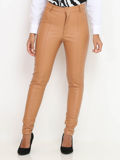 Pantalon camel skinny en simili