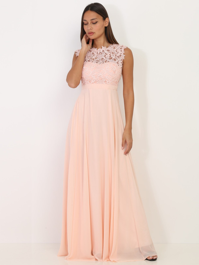 Robe longue rose à dentelle