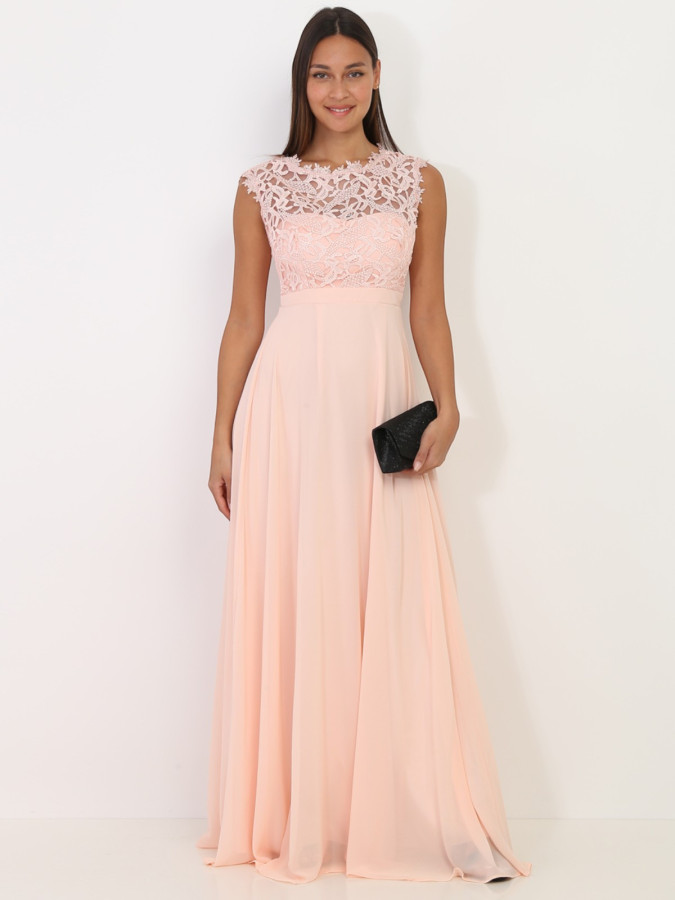 Robe longue rose à dentelle