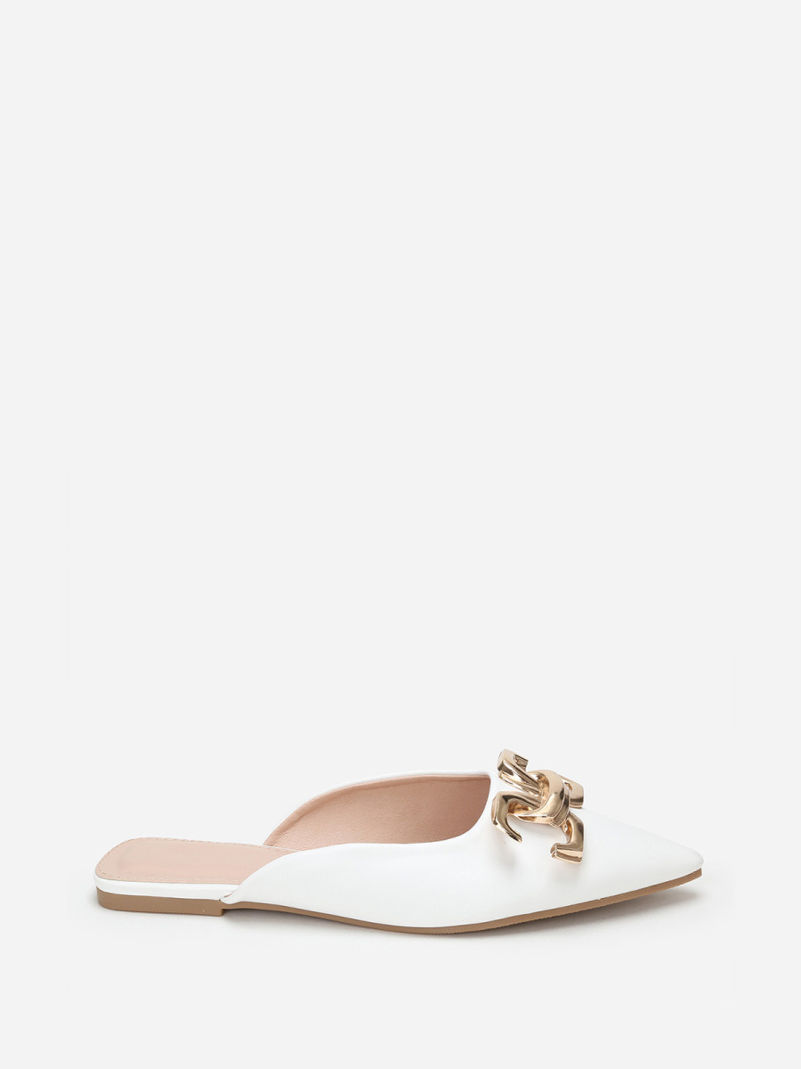Mules pointues blanches à boucle dorée Mules pointues blanches à boucle dorée