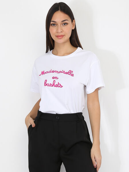 T-shirt bordada "Mademoiselle en baskets