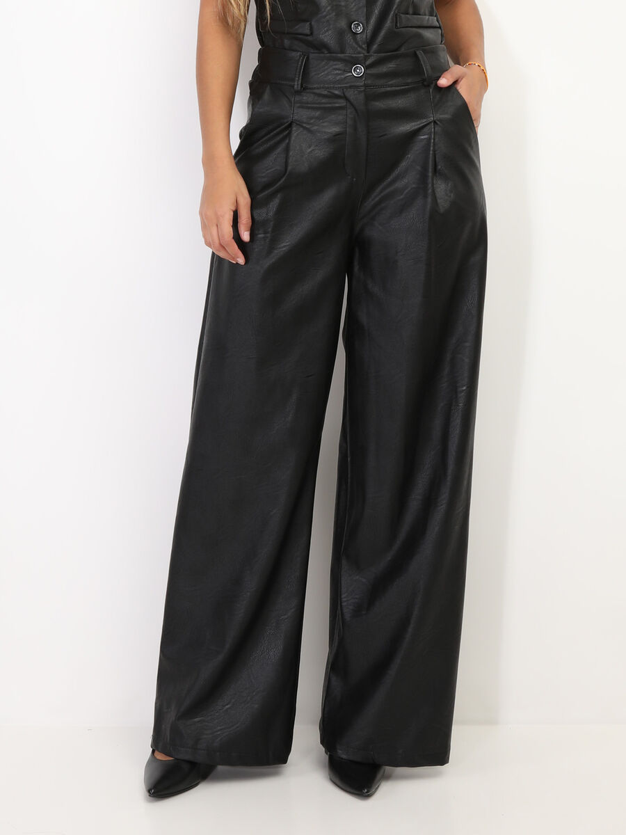 Le pantalon large effet cuir, Contemporaine, Magasinez des Pantalons  Larges pour Femme en ligne