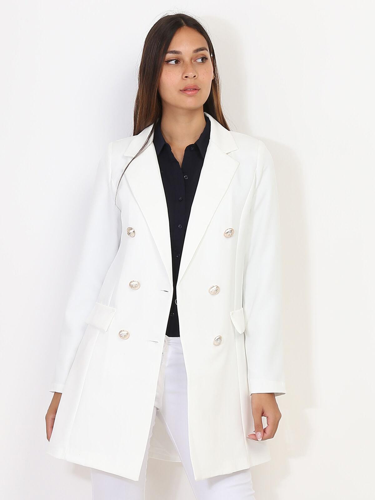 Longue veste blazer ivoire avec boutons dorés Blanc image number null